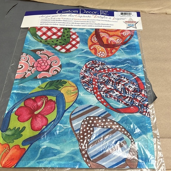 NWT CUSTOM DECOR, INC 0539FM flip flop fantasy, 12”x18” garden flag - Picture 2 of 3
